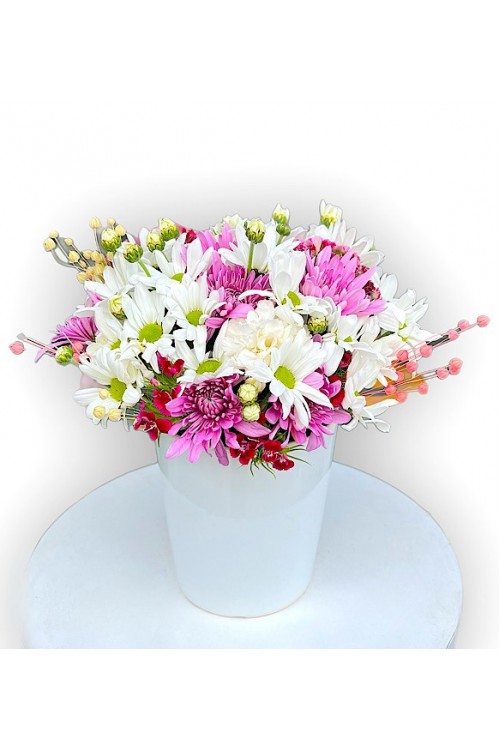 Seramik Vazoda Pembe Beyaz Papatyalar