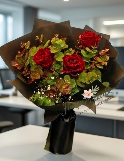 3 Kırmızı Gül Buketi – Aşkın en sade ve güçlü ifadesi