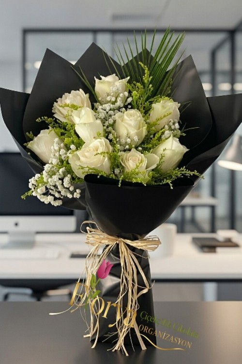 Beyaz Dokuzlu Gül Buketi İthal Gül