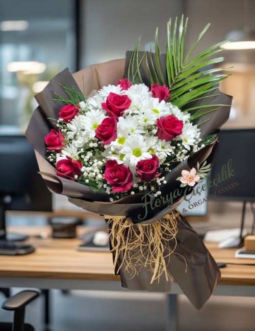 Papatyalar ve 9 Kırmızı Gül Buketi | Sonsuz Aşk ve Saflık Buketi