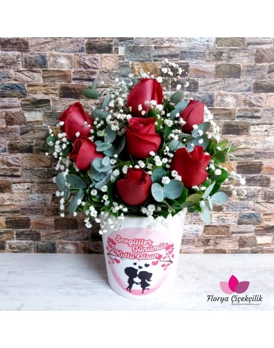 Seramik Vazoda 7 Gül