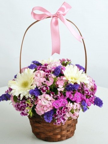 Pembe Düşler Sepette Gerbera ve Kır Çiçekleri